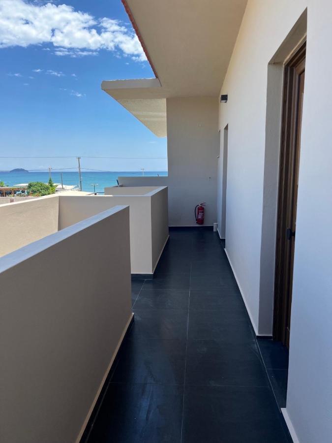 Seaside Living Rooms ลากานาส ภายนอก รูปภาพ