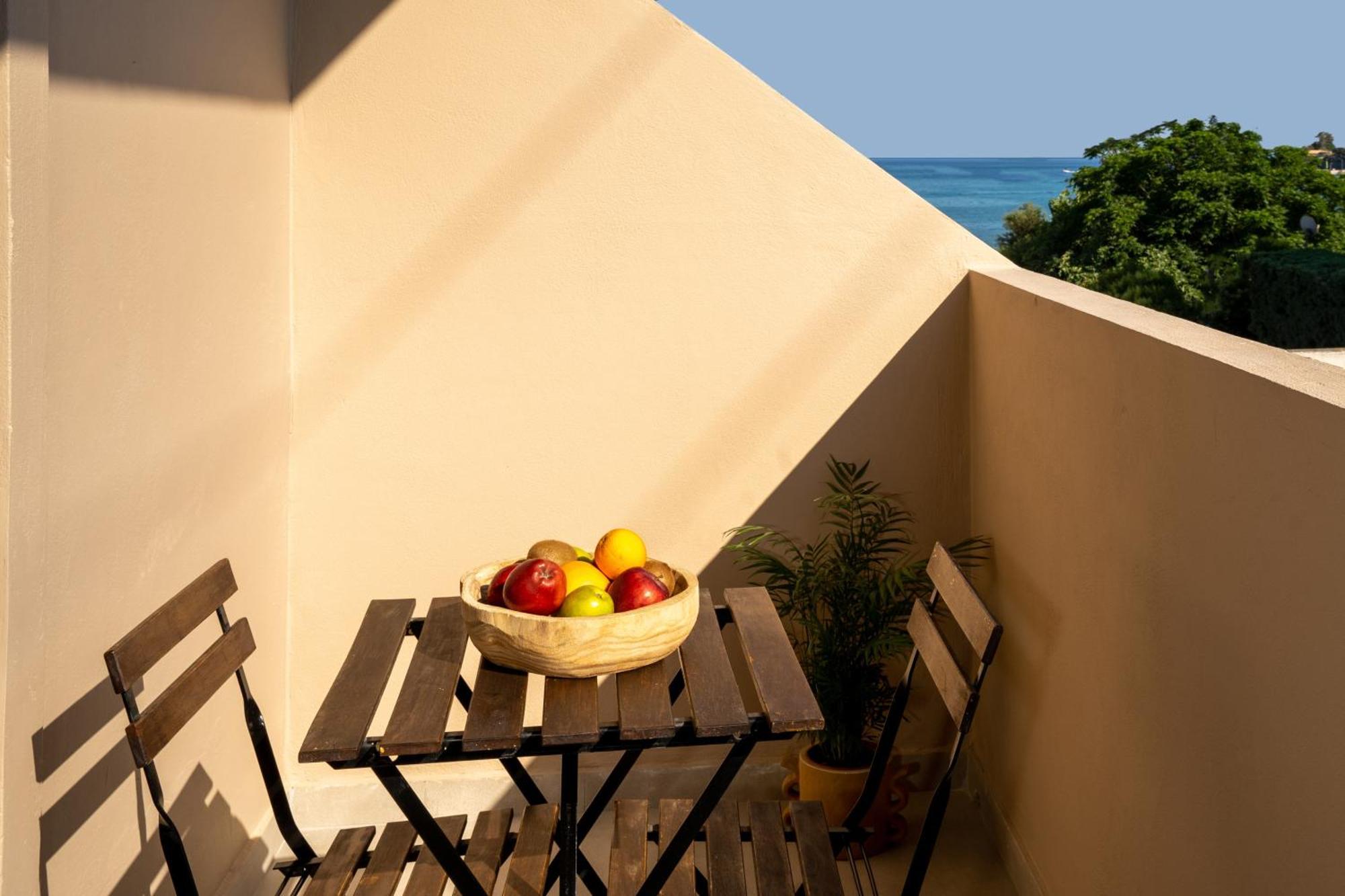 Seaside Living Rooms ลากานาส ภายนอก รูปภาพ